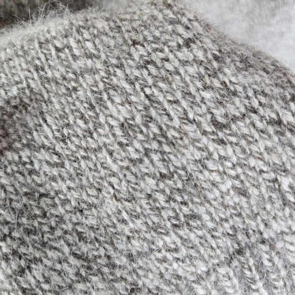 Celtic & Co Oatmeal Turtleneck Lambswool Angora Sweater Made In Scotland - Picture 9 of 10